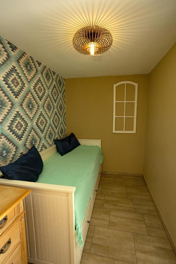 Ferienwohnung Burgblick Im Neuffener Tal Mit Sauna Und Wallbox Frickenhausen  Exterior photo